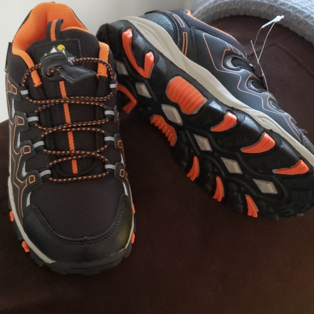 Tennis Shoes
